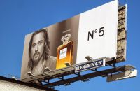 Quảng cáo ngoài trời tại Việt Nam: Mảnh đất tiềm năng nhưng “rất hẹp”